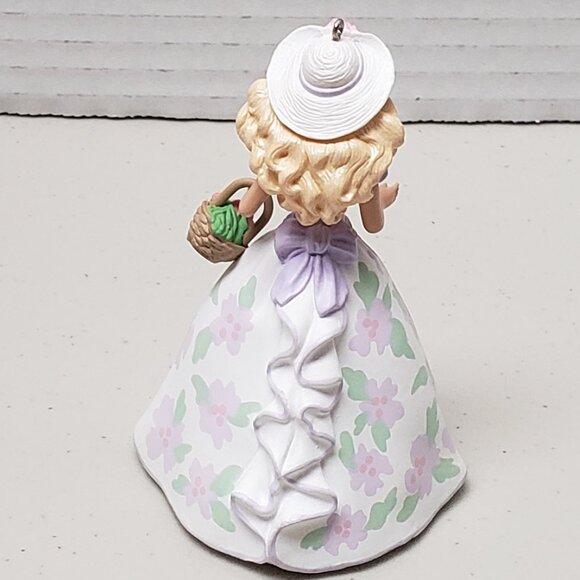 Barbie Springtime 1995 Hallmark Ornament - Picture 6 of 8